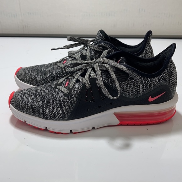 Nike Airmax heathered black and coral youth 6 EUC! - Picture 3 of 7